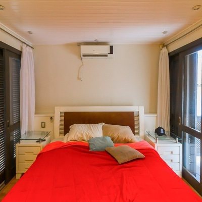 Casa Residencial com 585m², 6 quartos, 4 suítes, 8 garagens, no bairro João Paulo em Florianópolis