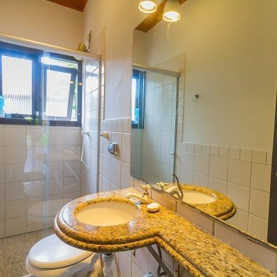 Casa Residencial com 585m², 6 quartos, 4 suítes, 8 garagens, no bairro João Paulo em Florianópolis