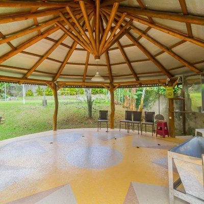 Casa Residencial com 585m², 6 quartos, 4 suítes, 8 garagens, no bairro João Paulo em Florianópolis