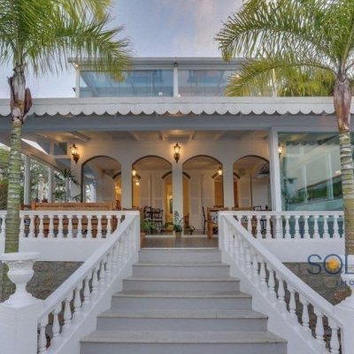 Pousada com 350m², 10 quartos, 10 suítes, no bairro Canasvieiras em Florianópolis