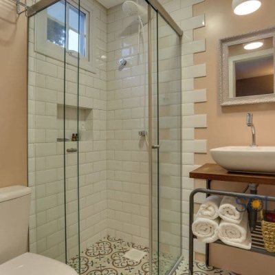 Pousada com 350m², 10 quartos, 10 suítes, no bairro Canasvieiras em Florianópolis