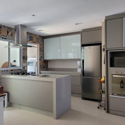 Casa em Condomínio com 149m², 3 quartos, 1 suíte, 2 garagens, no bairro Sambaqui em Florianópolis