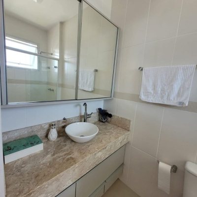 Casa em Condomínio com 149m², 3 quartos, 1 suíte, 2 garagens, no bairro Sambaqui em Florianópolis