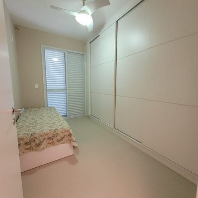 Casa em Condomínio com 149m², 3 quartos, 1 suíte, 2 garagens, no bairro Sambaqui em Florianópolis
