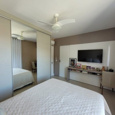 Casa em Condomínio com 149m², 3 quartos, 1 suíte, 2 garagens, no bairro Sambaqui em Florianópolis