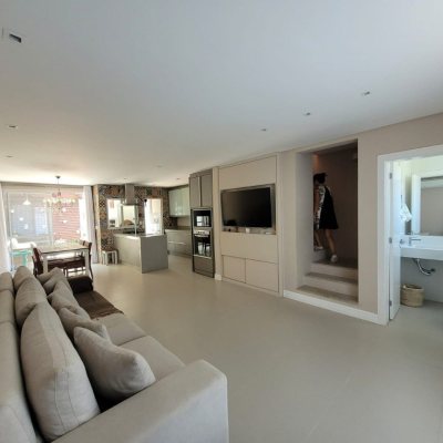 Casa em Condomínio com 149m², 3 quartos, 1 suíte, 2 garagens, no bairro Sambaqui em Florianópolis