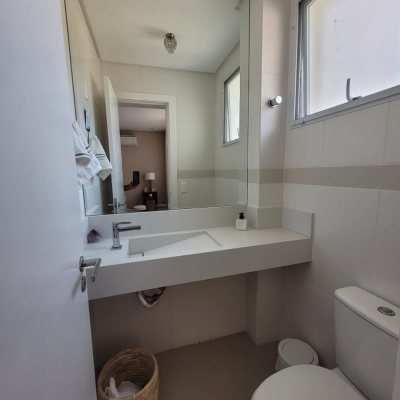 Casa em Condomínio com 149m², 3 quartos, 1 suíte, 2 garagens, no bairro Sambaqui em Florianópolis