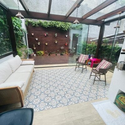 Casa em Condomínio com 149m², 3 quartos, 1 suíte, 2 garagens, no bairro Sambaqui em Florianópolis