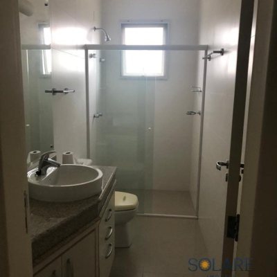 Casa em Condomínio com 400m², 4 quartos, 3 suítes, 4 garagens, no bairro Córrego Grande em Florianópolis