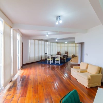 Apartamentos com 230m², 4 quartos, 1 suíte, 2 garagens, no bairro Agronômica em Florianópolis