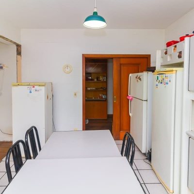 Apartamentos com 230m², 4 quartos, 1 suíte, 2 garagens, no bairro Agronômica em Florianópolis