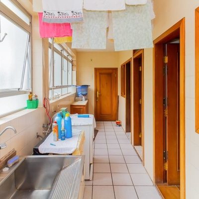 Apartamentos com 230m², 4 quartos, 1 suíte, 2 garagens, no bairro Agronômica em Florianópolis