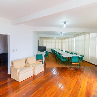 Apartamentos com 230m², 4 quartos, 1 suíte, 2 garagens, no bairro Agronômica em Florianópolis