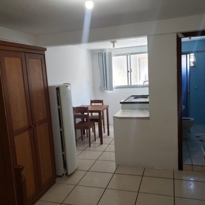 Casa Residencial/Comercial com 700m², 2 garagens, no bairro Trindade em Florianópolis