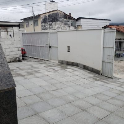 Casa Residencial/Comercial com 700m², 2 garagens, no bairro Trindade em Florianópolis