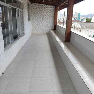 Casa Residencial/Comercial com 700m², 2 garagens, no bairro Trindade em Florianópolis