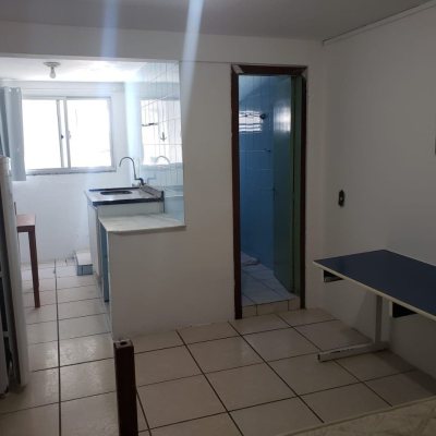 Casa Residencial/Comercial com 700m², 2 garagens, no bairro Trindade em Florianópolis