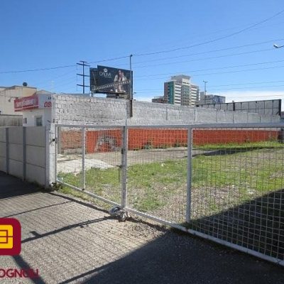 Terreno Comercial/Residencial com 369m², no bairro Campinas em São José