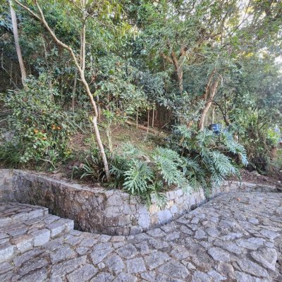 Casa Residencial com 130m², 2 quartos, 1 garagem, no bairro Morro Das Pedras em Florianópolis