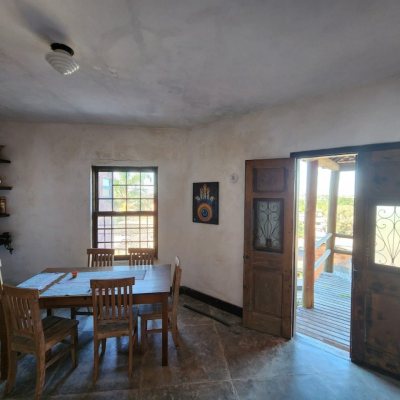 Casa Residencial com 130m², 2 quartos, 1 garagem, no bairro Morro Das Pedras em Florianópolis