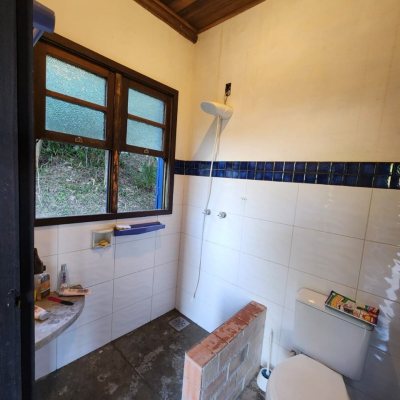 Casa Residencial com 130m², 2 quartos, 1 garagem, no bairro Morro Das Pedras em Florianópolis