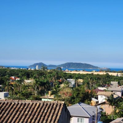 Casa Residencial com 130m², 2 quartos, 1 garagem, no bairro Morro Das Pedras em Florianópolis