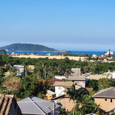 Casa Residencial com 130m², 2 quartos, 1 garagem, no bairro Morro Das Pedras em Florianópolis