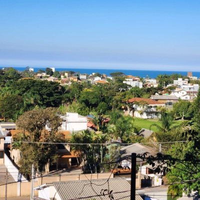Casa Residencial com 130m², 2 quartos, 1 garagem, no bairro Morro Das Pedras em Florianópolis