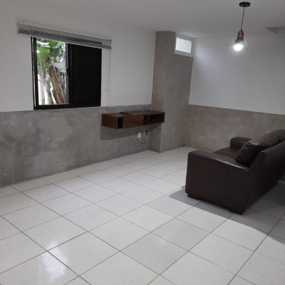 Casa Residencial/Comercial com 134m², 1 garagem, no bairro Trindade em Florianópolis