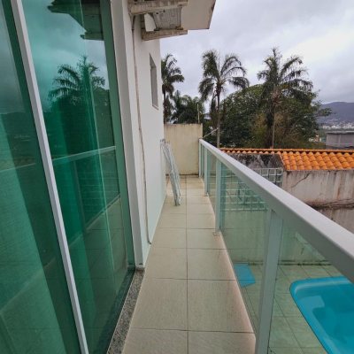 Casa Residencial com 291m², 4 quartos, 4 suítes, 3 garagens, no bairro Trindade em Florianópolis