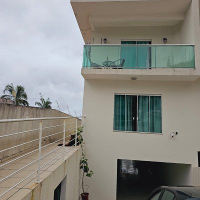 Casa Residencial com 291m², 4 quartos, 4 suítes, 3 garagens, no bairro Trindade em Florianópolis