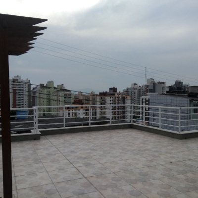 Casa Residencial com 139m², 2 quartos, 1 suíte, 1 garagem, no bairro Agronômica em Florianópolis