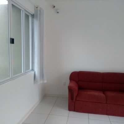 Casa Residencial com 139m², 2 quartos, 1 suíte, 1 garagem, no bairro Agronômica em Florianópolis