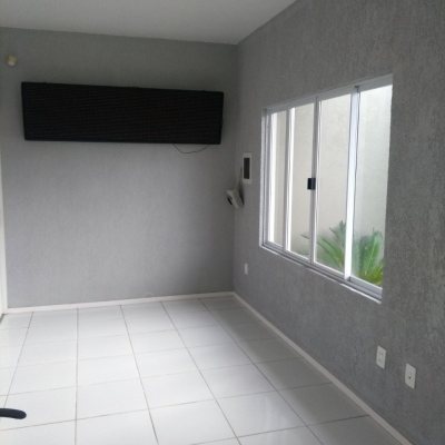 Casa Residencial com 139m², 2 quartos, 1 suíte, 1 garagem, no bairro Agronômica em Florianópolis