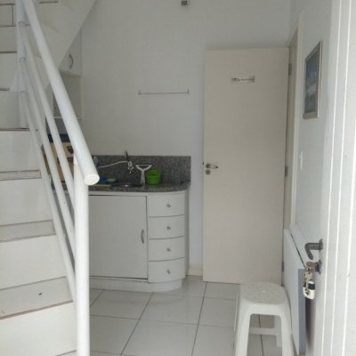 Casa Residencial com 139m², 2 quartos, 1 suíte, 1 garagem, no bairro Agronômica em Florianópolis