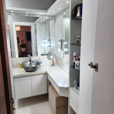 Casa Residencial com 278m², 3 quartos, 1 suíte, 3 garagens, no bairro Canasvieiras em Florianópolis