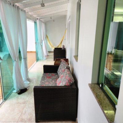 Casa Residencial com 278m², 3 quartos, 1 suíte, 3 garagens, no bairro Canasvieiras em Florianópolis