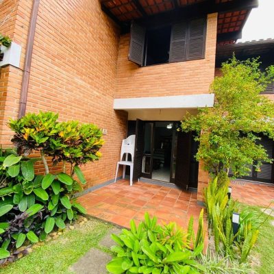 Casa em Condomínio com 55m², 2 quartos, 1 garagem, no bairro Canasvieiras em Florianópolis