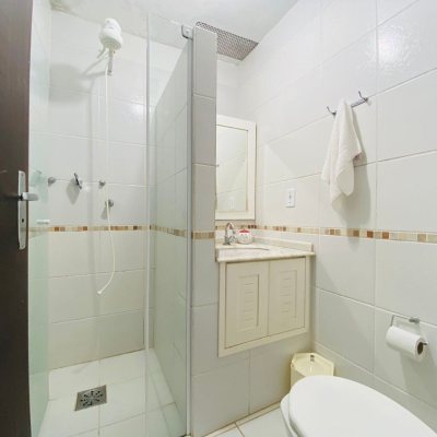 Casa em Condomínio com 55m², 2 quartos, 1 garagem, no bairro Canasvieiras em Florianópolis