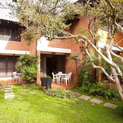 Casa em Condomínio com 55m², 2 quartos, 1 garagem, no bairro Canasvieiras em Florianópolis