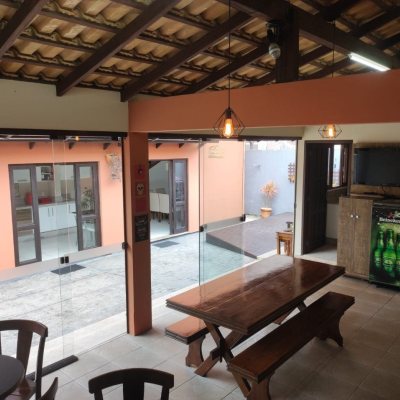 Casa Residencial com 143m², 4 quartos, 1 suíte, 2 garagens, no bairro Centro em São José