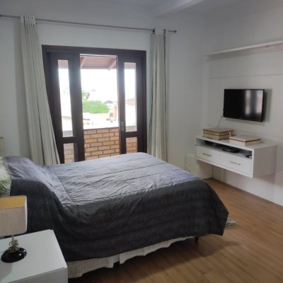 Casa Residencial com 143m², 4 quartos, 1 suíte, 2 garagens, no bairro Centro em São José