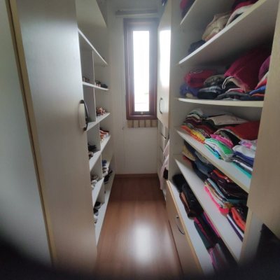 Casa Residencial com 143m², 4 quartos, 1 suíte, 2 garagens, no bairro Centro em São José