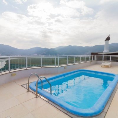 Cobertura com 297m², 4 quartos, 2 suítes, 3 garagens, no bairro João Paulo em Florianópolis