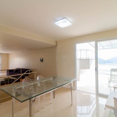 Cobertura com 297m², 4 quartos, 2 suítes, 3 garagens, no bairro João Paulo em Florianópolis