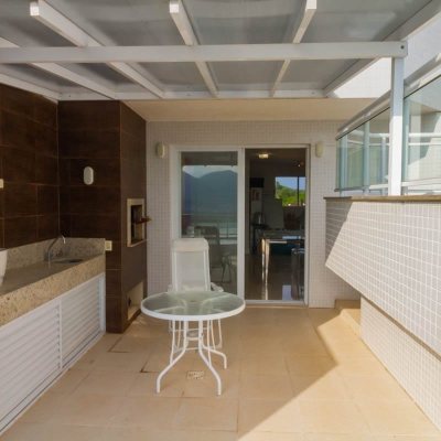 Cobertura com 297m², 4 quartos, 2 suítes, 3 garagens, no bairro João Paulo em Florianópolis