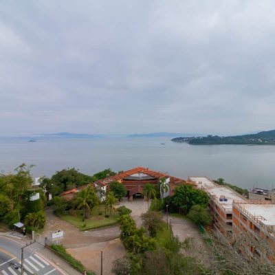 Cobertura com 297m², 4 quartos, 2 suítes, 3 garagens, no bairro João Paulo em Florianópolis