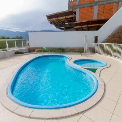 Cobertura com 297m², 4 quartos, 2 suítes, 3 garagens, no bairro João Paulo em Florianópolis