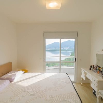 Cobertura com 297m², 4 quartos, 2 suítes, 3 garagens, no bairro João Paulo em Florianópolis