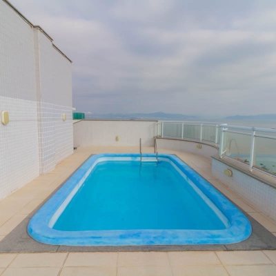 Cobertura com 297m², 4 quartos, 2 suítes, 3 garagens, no bairro João Paulo em Florianópolis